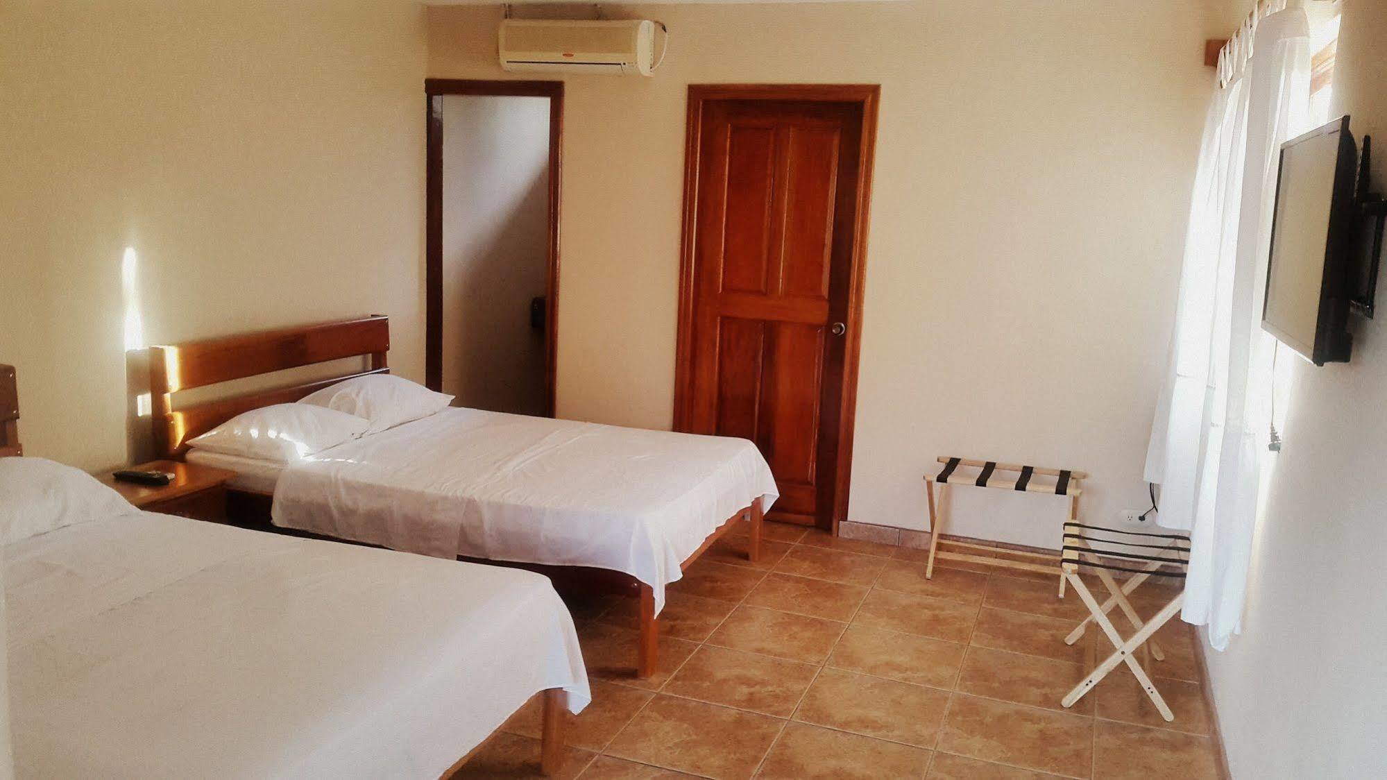 Hotel Palmeras Carrillo Beach Карильо Екстериор снимка
