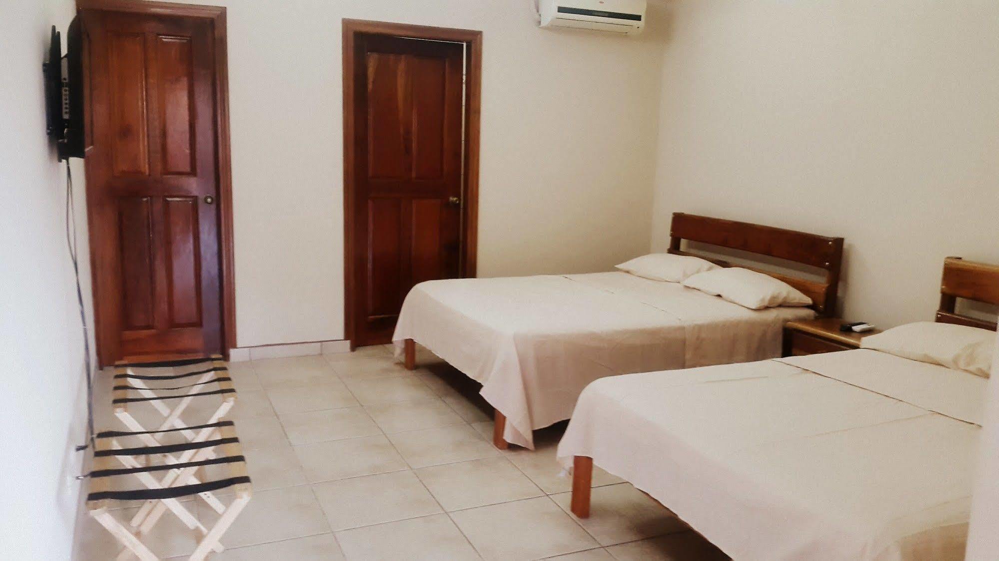 Hotel Palmeras Carrillo Beach Карильо Екстериор снимка